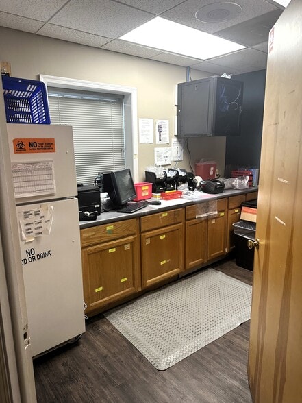 More Photos Of 11350 Pembrooke Sq, Waldorf Medical For Sale