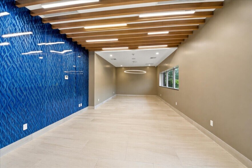 More Photos Of 860 Central Park Ave, Scarsdale Bank For Lease