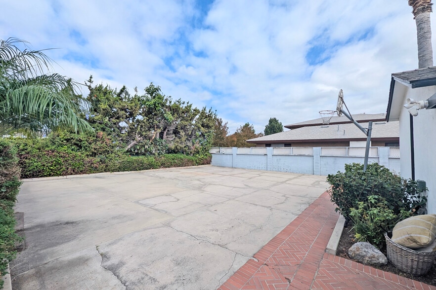 More Photos Of 13691 Red Hill Ave, Tustin Medical For Sale