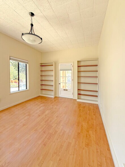 More Photos Of 1821 Catalina Ave, Berkeley Religious Facility For Lease