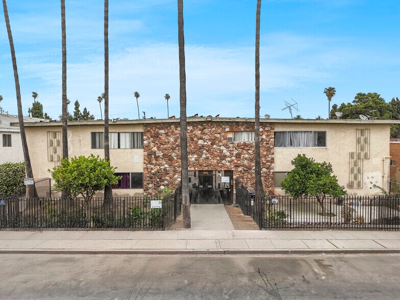 Primary Photo Of 601 W 82nd St, Los Angeles Apartments For Sale