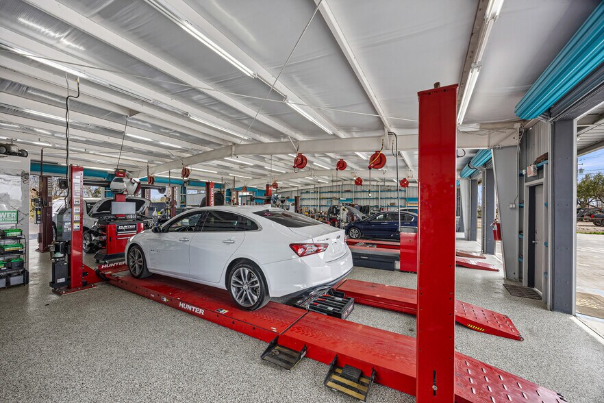 More Photos Of 2801 Shaver St, Pasadena Auto Repair For Sale