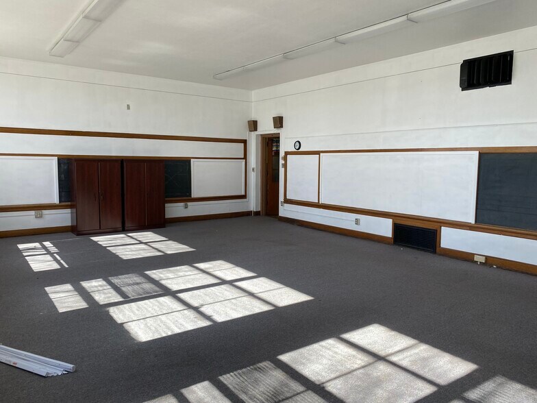 More Photos Of 719 S Fayette St, Washington Court House Flex For Sale