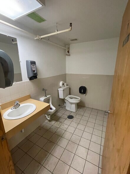 More Photos Of 3542 Shoreline Dr, Wayzata Freestanding For Lease