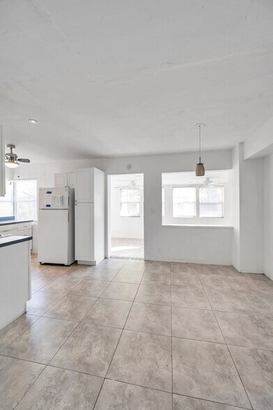 More Photos Of 5113 28th Ave S, South Pasadena Apartments For Sale