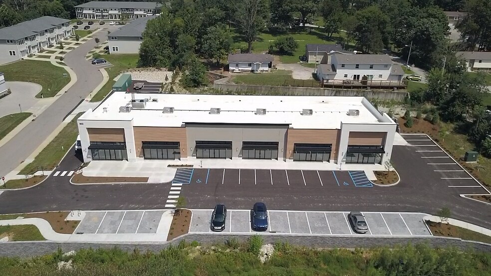 More Photos Of 4264 N Cypress Ln, Bloomington Restaurant For Lease