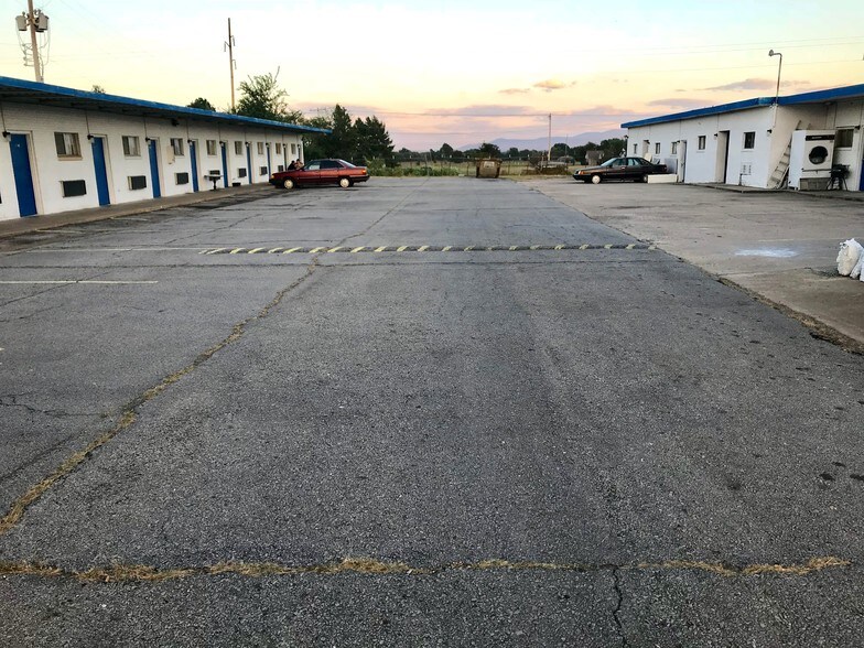 More Photos Of 3000 N Broadway St, Poteau Hotel For Sale