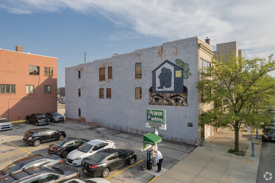 More Photos Of 411 N Michigan St, Toledo Office For Sale