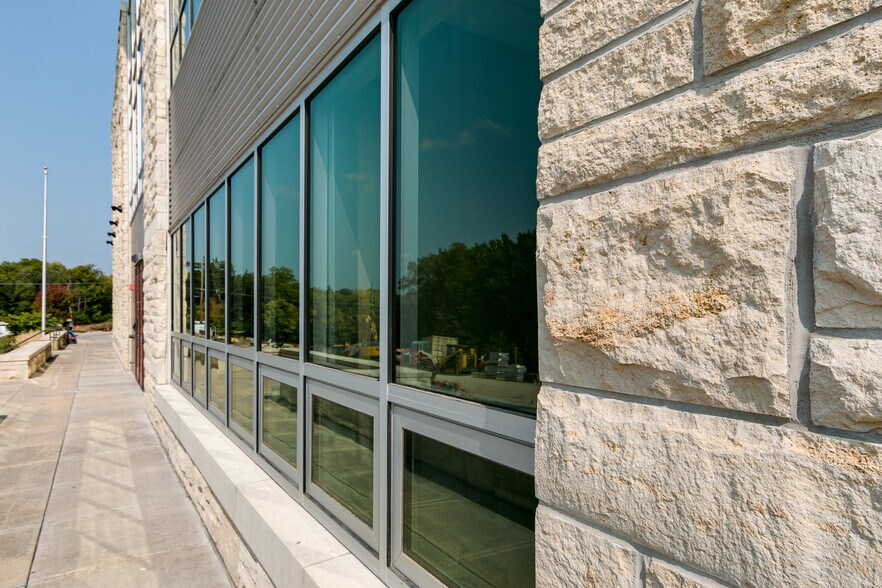 More Photos Of 1632 McCain Ln, Manhattan Sorority Fraternity House For Sale