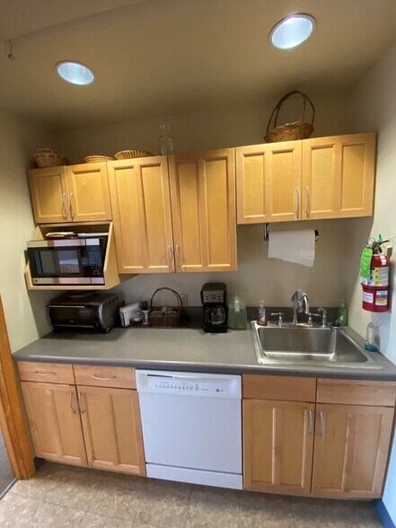 More Photos Of 206 Monroe St, Monroeville Office For Sale