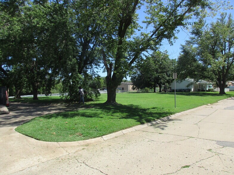 More Photos Of 1245 N Canton Ave, Tulsa Religious Facility For Sale