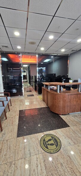 Primary Photo Of 9215 Roosevelt Ave, Jackson Heights Office For Lease