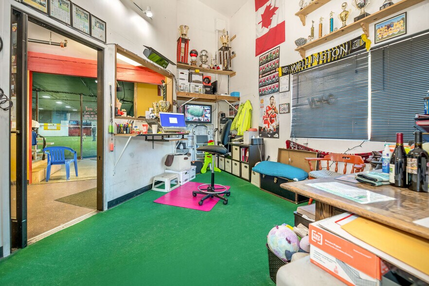 More Photos Of 957 Golden Gate Ter, Grass Valley Sports And Entertainment For Sale