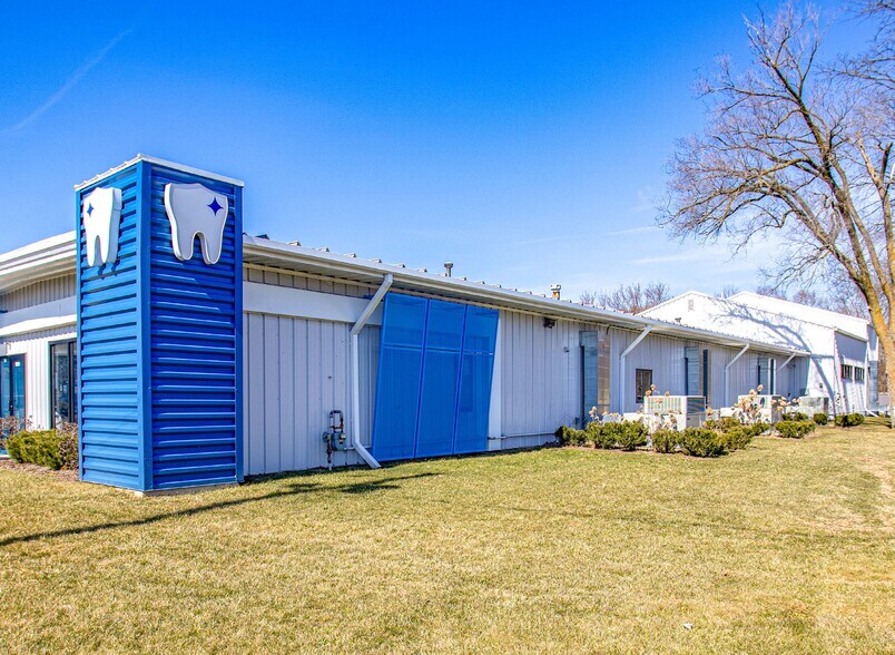 More Photos Of 14911 In-23, Granger Auto Repair For Sale