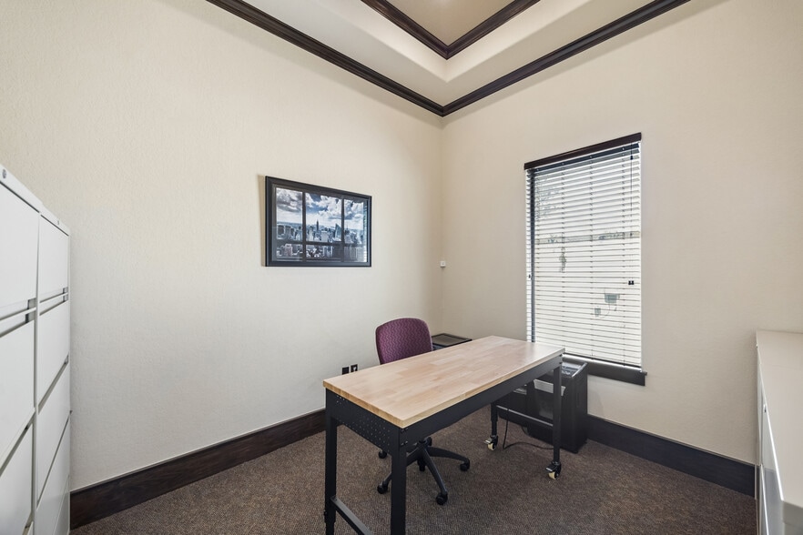 More Photos Of 12807 Haynes Rd, Houston Office For Sale