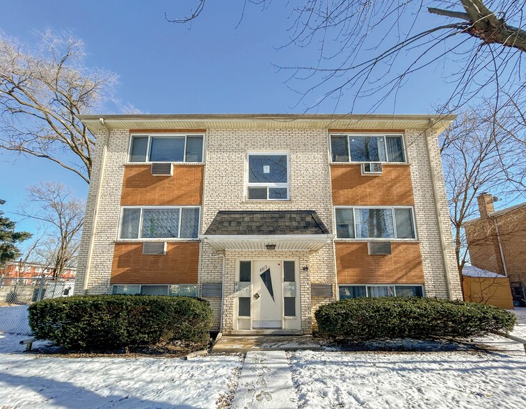 Primary Photo Of 8813 Dee Rd, Des Plaines Apartments For Sale