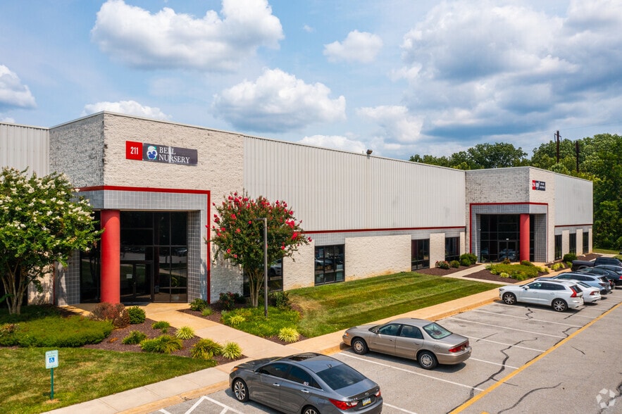 More Photos Of 500-514 Interchange Blvd, Newark Unknown For Lease