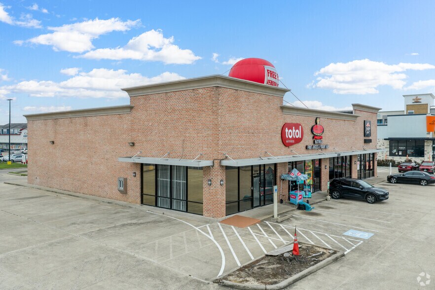 More Photos Of 3402 Hwy 6, Houston Freestanding For Lease