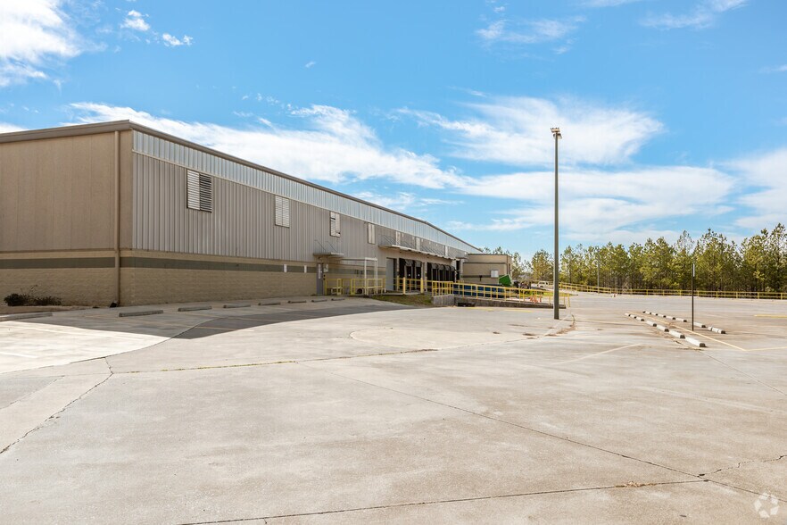 More Photos Of 500 Soho Dr, Adairsville Warehouse For Lease