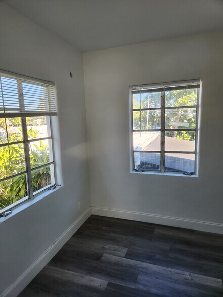 More Photos Of 813 N J St, Lake Worth Beach Specialty For Sale