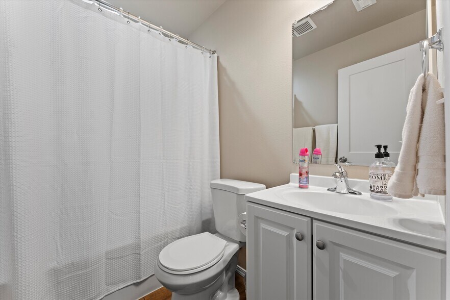 More Photos Of 2729 W Marina Dr, Moses Lake Apartments For Sale