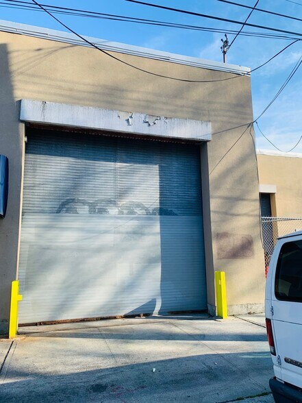Primary Photo Of 2047 129th St, Flushing Freestanding For Lease
