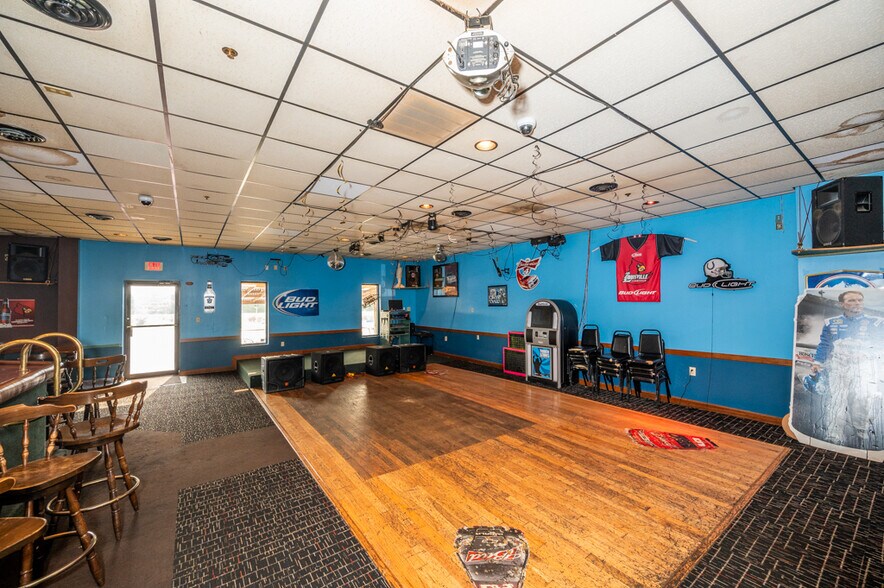 More Photos Of 1849 Gardner Ln NW, Corydon Sports And Entertainment For Sale