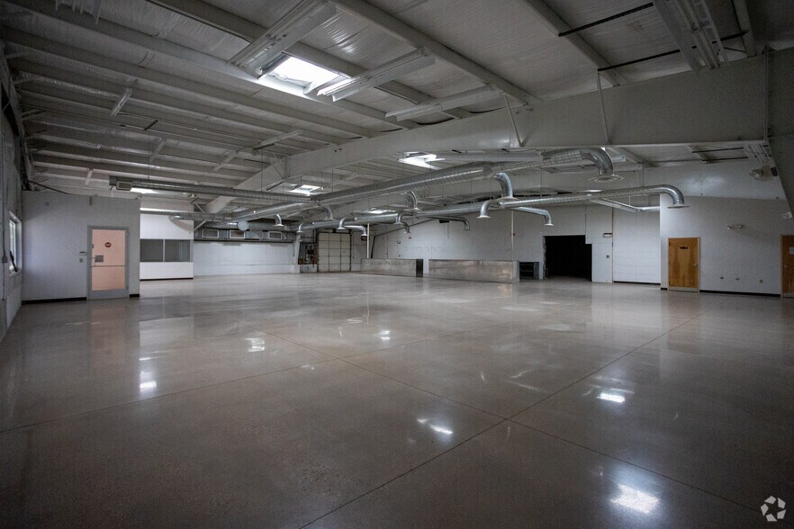 More Photos Of 113 Gold Ave, Grants Light Manufacturing For Sale