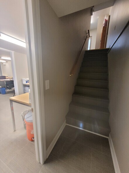 More Photos Of 23 Scugog St, Clarington Office For Sale