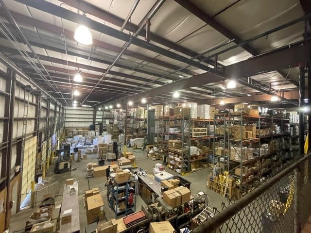 More Photos Of 885 Airpark Dr, Bullhead City Warehouse For Lease