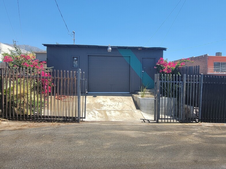 More Photos Of 9939 Commerce Ave, Tujunga Storefront For Lease