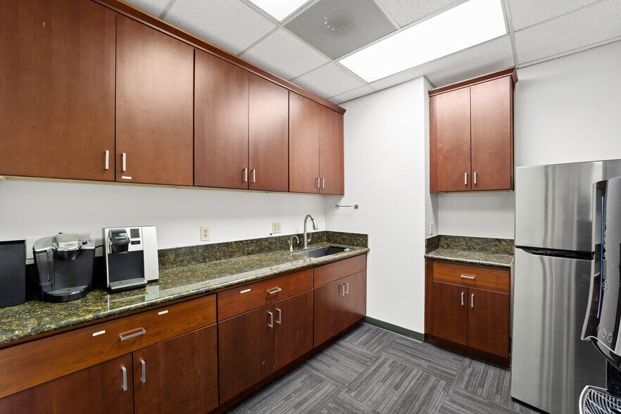 More Photos Of 5146 Douglas Fir Rd, Calabasas Office For Lease