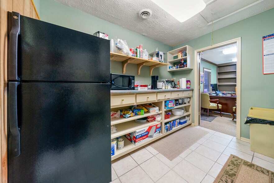 More Photos Of 125-145 E Georgia Ave, Fayetteville Freestanding For Sale