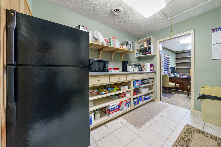 More Photos Of 125-145 E Georgia Ave, Fayetteville Freestanding For Sale