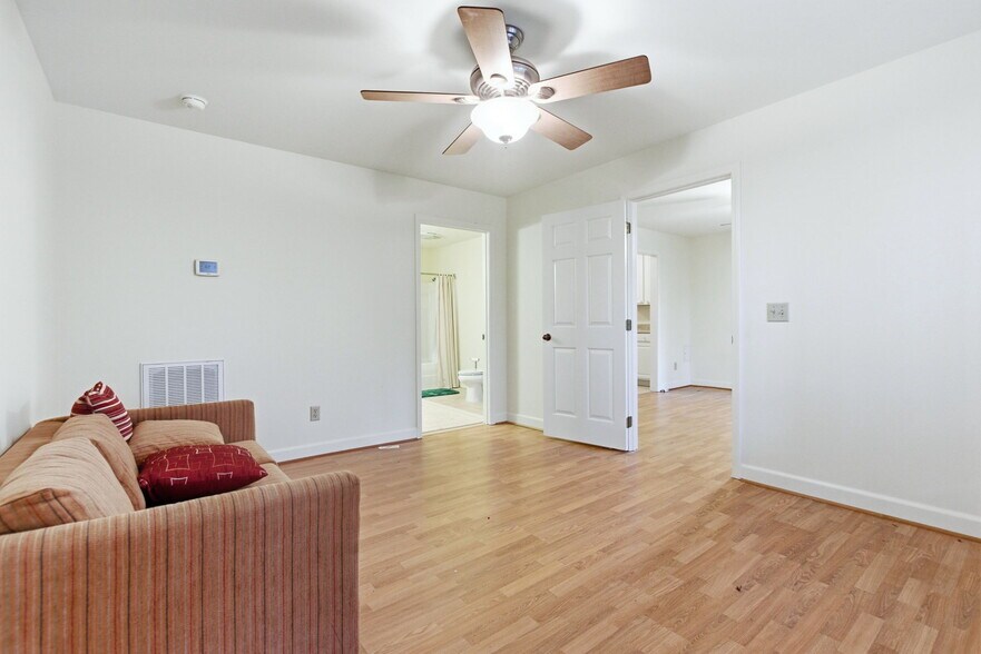 More Photos Of 267 Stinson Dr, Clinton Specialty For Sale