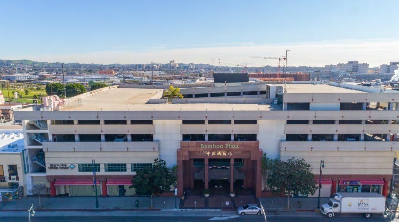 More Photos Of 988 N Hill St, Los Angeles General Retail For Sale