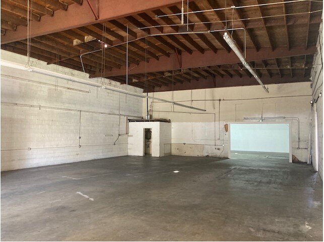 More Photos Of 925 S Vancouver Ave, East Los Angeles Industrial For Sale