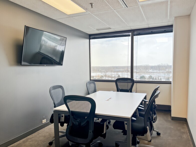 More Photos Of 707 Skokie Blvd, Northbrook Coworking Space