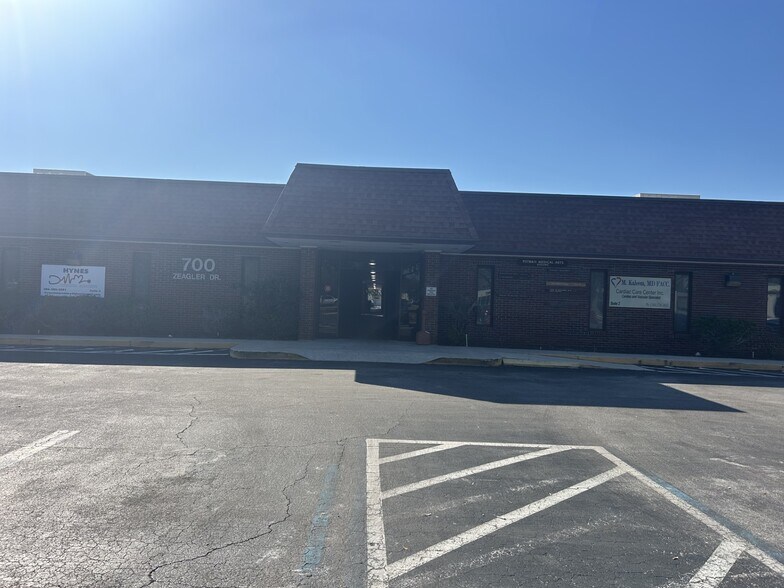 Primary Photo Of (Suite 8) Zeagler Dr, Palatka Office For Lease