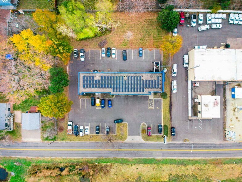 More Photos Of 8443 University Ave NE, Spring Lake Park Auto Repair For Sale