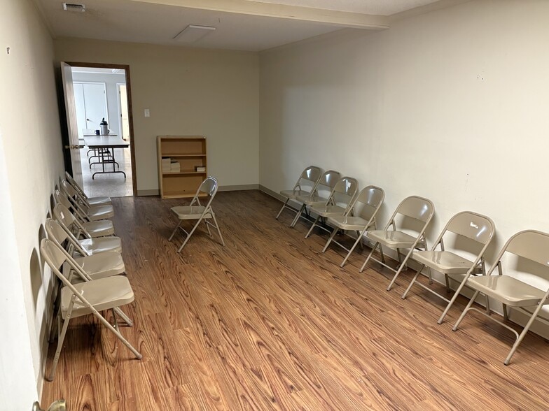 More Photos Of 201 Kathey Street, Weatherford Religious Facility For Sale