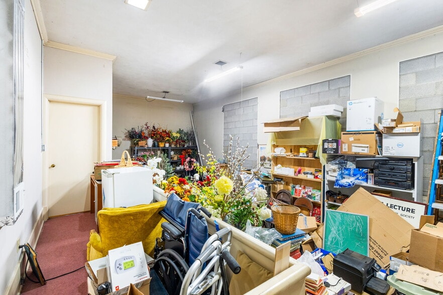 More Photos Of 537 7th Ave SW, Albany Religious Facility For Sale