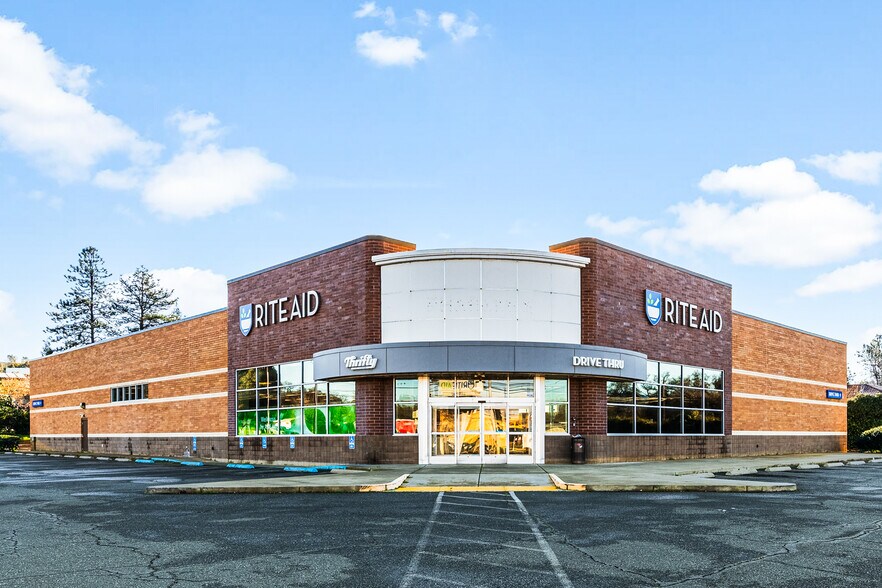 More Photos Of 15025 Olympic Dr, Clearlake Drugstore For Lease