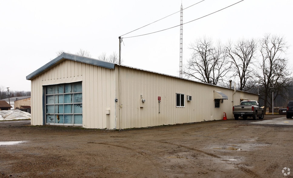 More Photos Of 3433 Sharon Rd, West Middlesex Warehouse For Sale