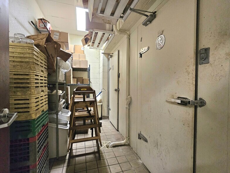 More Photos Of 855 W Cook St, Manteno Restaurant For Sale