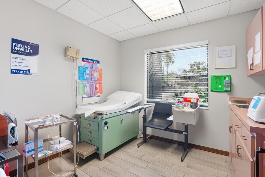 More Photos Of 906 S Fort Harrison Ave, Clearwater Medical For Sale