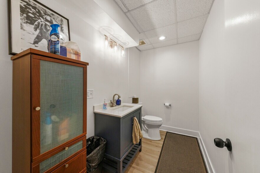 More Photos Of 175 N Washington St, Wheaton Office Residential For Sale