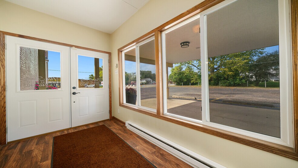 More Photos Of 110 E Dixon St, Polo Specialty For Sale