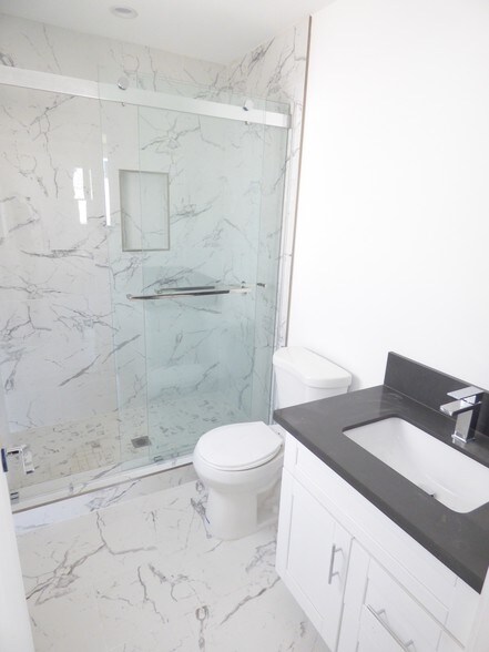 More Photos Of 6732 Irvine Ave, North Hollywood Apartments For Sale