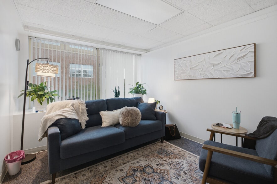 More Photos Of 201 New Bridge St, Jacksonville Office Residential For Sale